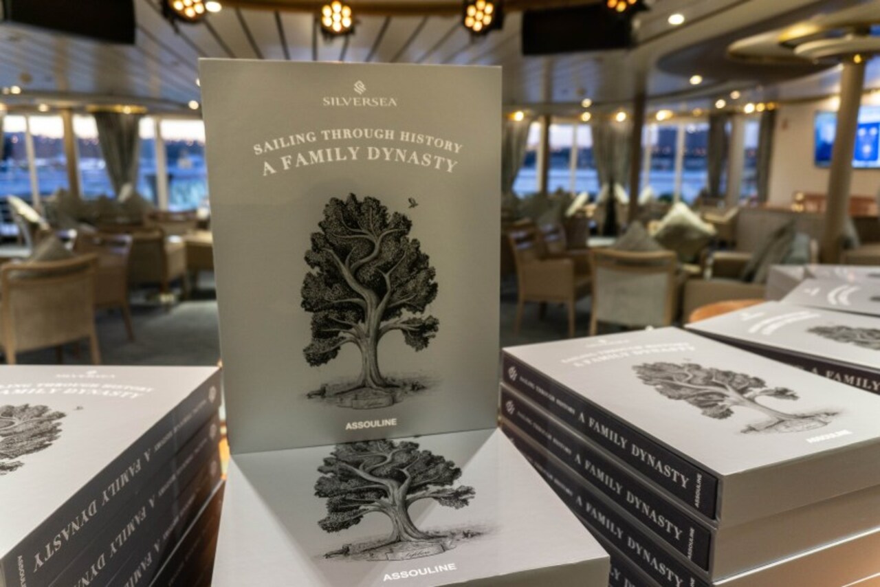 Silversea_family_aaron_saunders